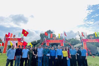 Lực lượng Dân quân tự vệ phường Trần Hưng Đạo tham gia công tác tập luyện tại lễ ra quân huấn luyện thành phố Quảng Ngãi năm 2025.